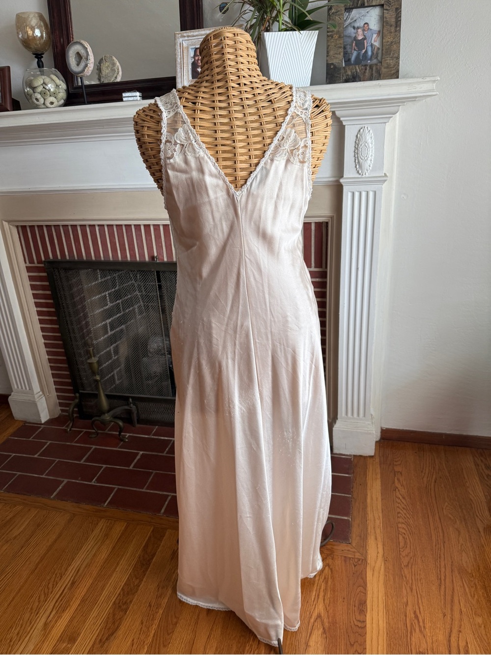 Vintage Christian Dior flirty lace trim long nightie Large - Picture 4 of 16